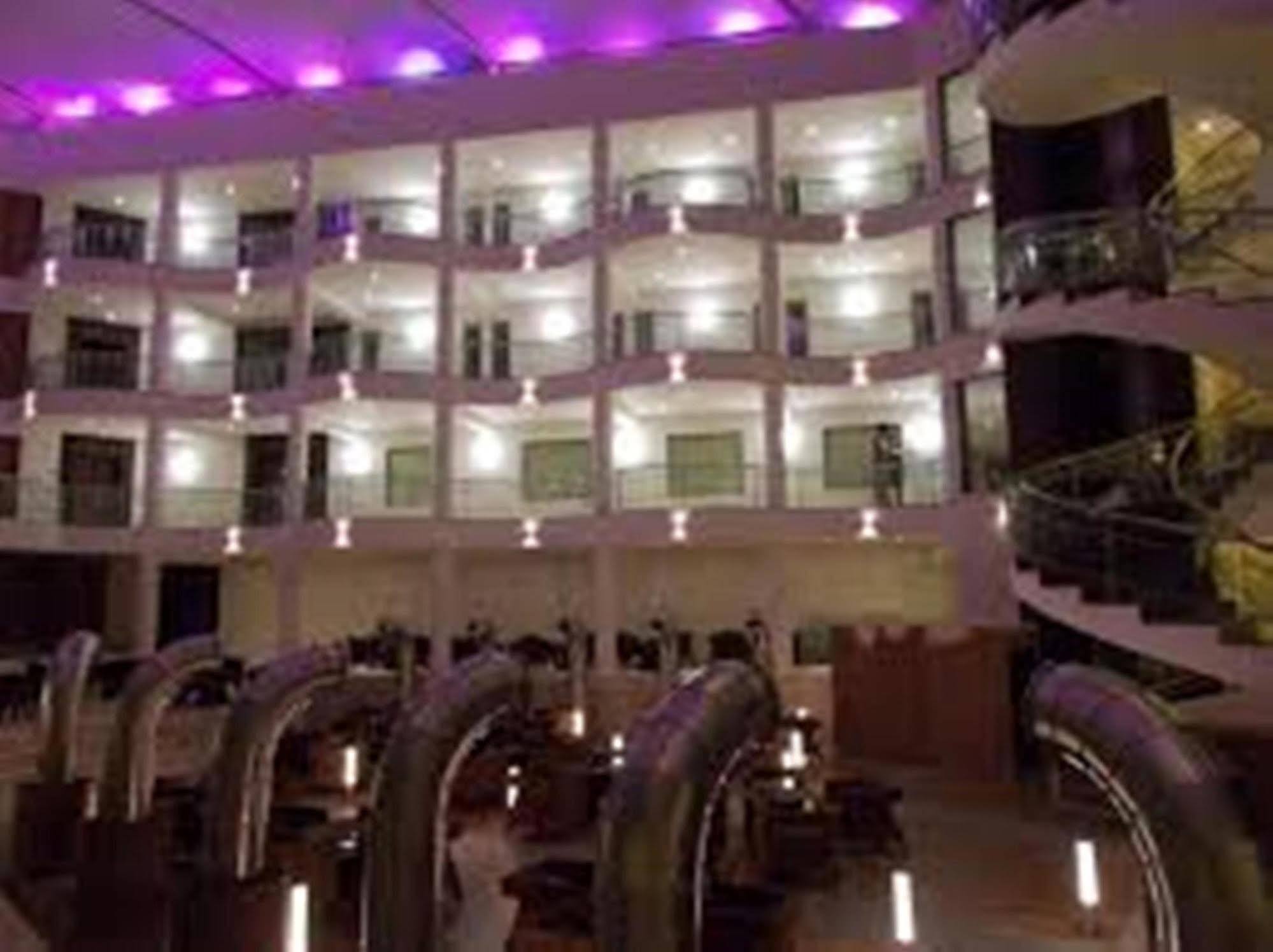 Regenta Central Harimangala Bharuch Екстер'єр фото
