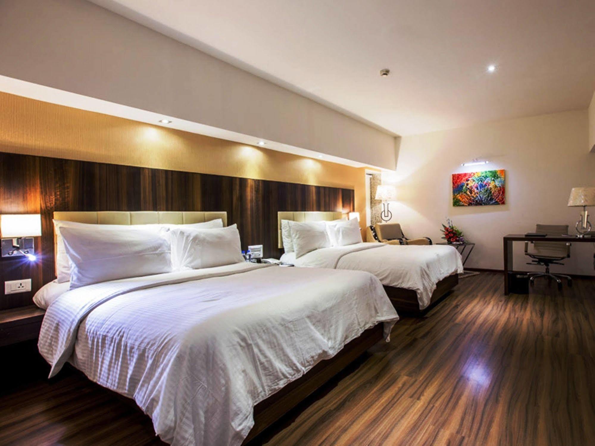 Regenta Central Harimangala Bharuch Екстер'єр фото